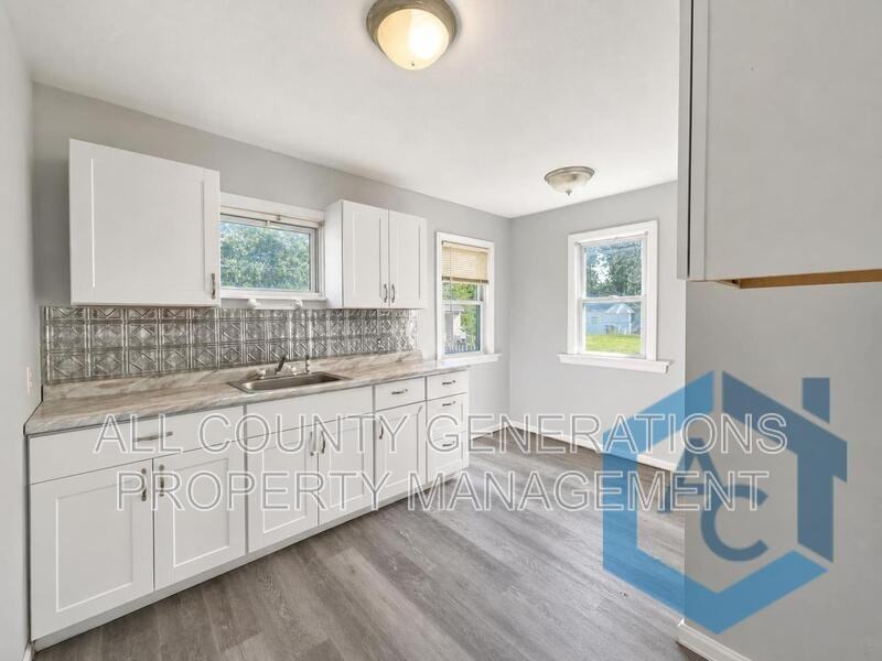 4377 Ingleside Rd - Photo 2 of 10