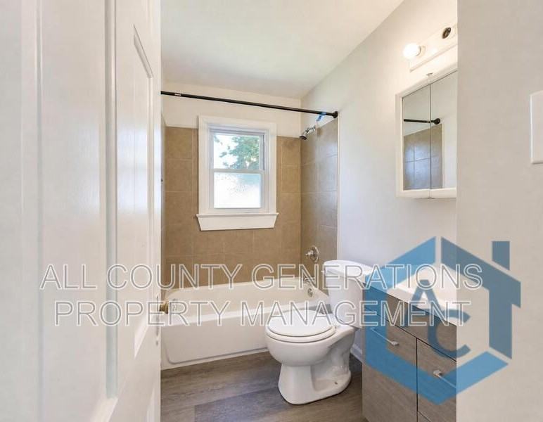 4377 Ingleside Rd - Photo 4 of 10