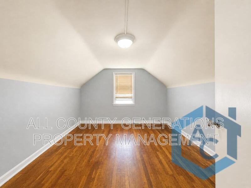 4377 Ingleside Rd - Photo 5 of 10