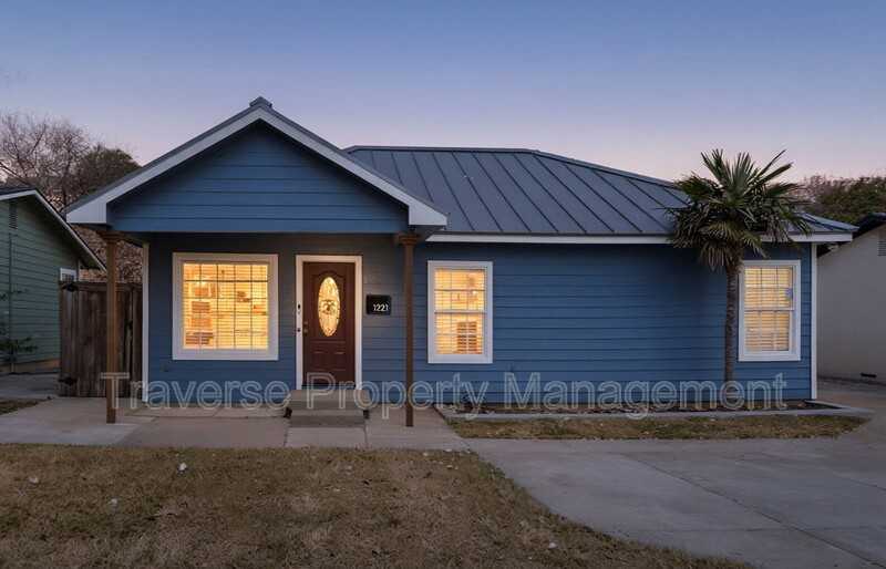 1221 Blalock Ave - Photo 2 of 23