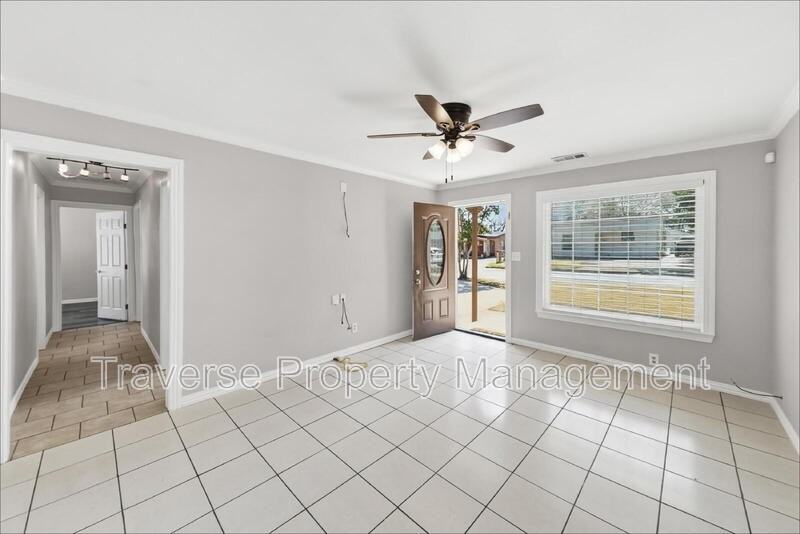 1221 Blalock Ave - Photo 5 of 23