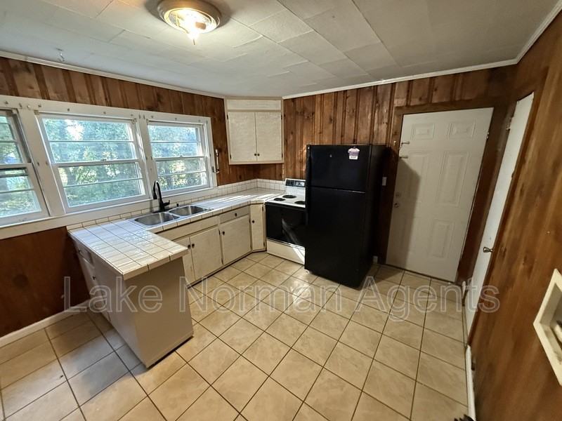 3364 Clay Dr #12 - Photo 3 of 10