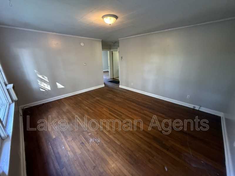 3364 Clay Dr #12 - Photo 4 of 10
