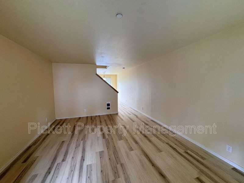 677 Northpark Ln - Photo 5 of 20