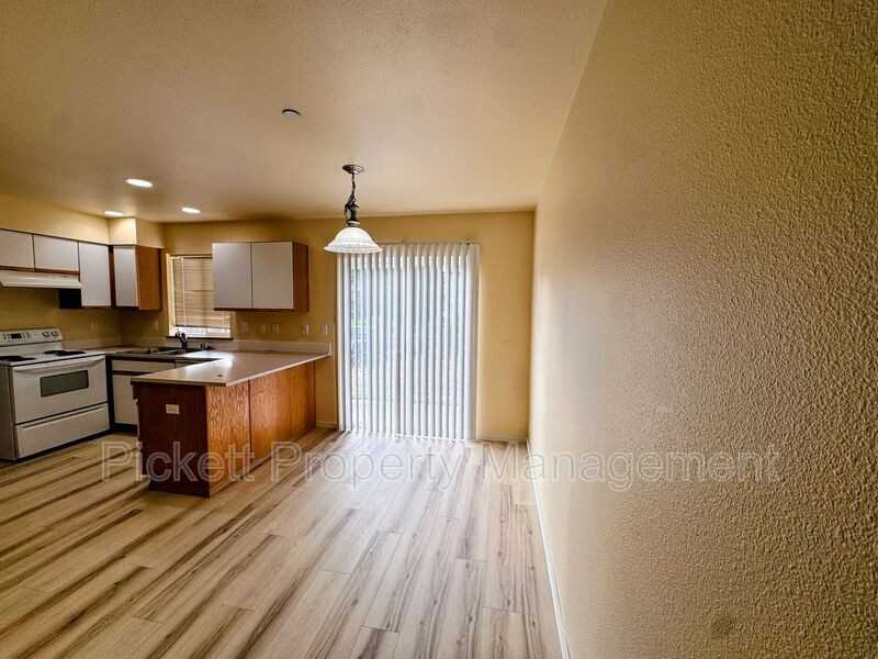 677 Northpark Ln - Photo 7 of 20
