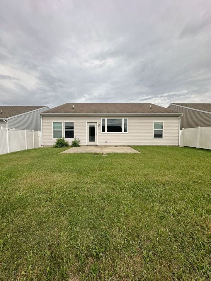 2388 Fleming Dr - Photo 6 of 17