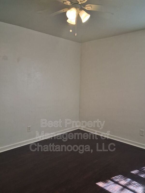 221/223 Vreeland St #221 - Photo 4 of 15