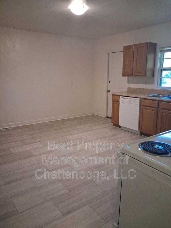 221/223 Vreeland St #221 - Photo 7 of 15