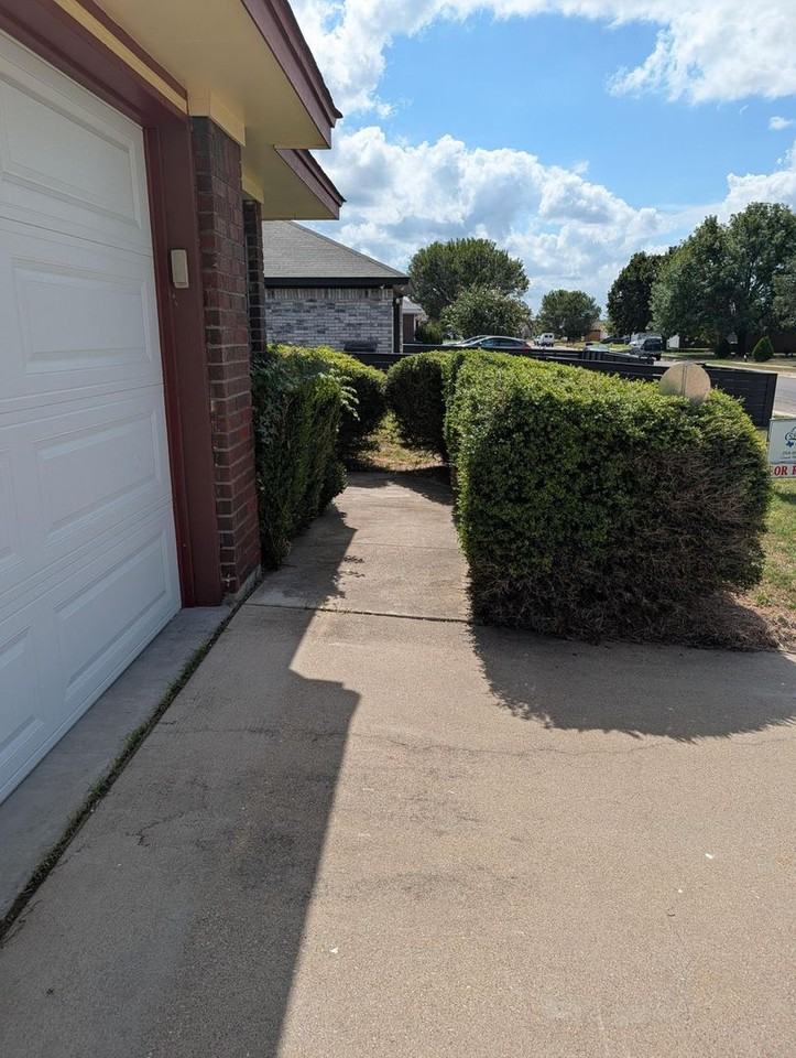3805 Sawtooth Dr - Photo 2 of 21