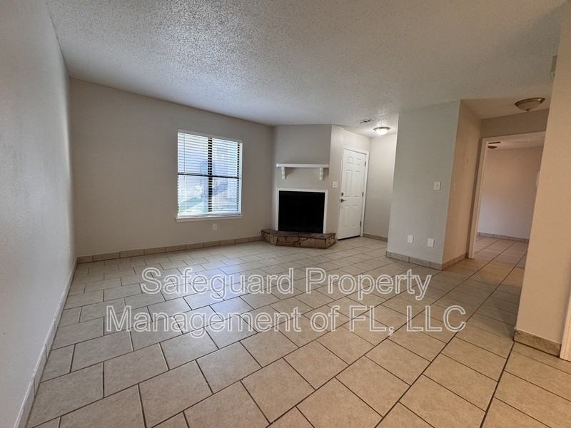 6332 W Fairfield Dr #A - Photo 4 of 10