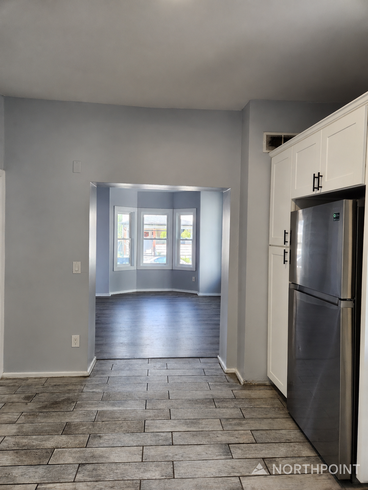 122 S Champion Ave - Photo 4 of 16