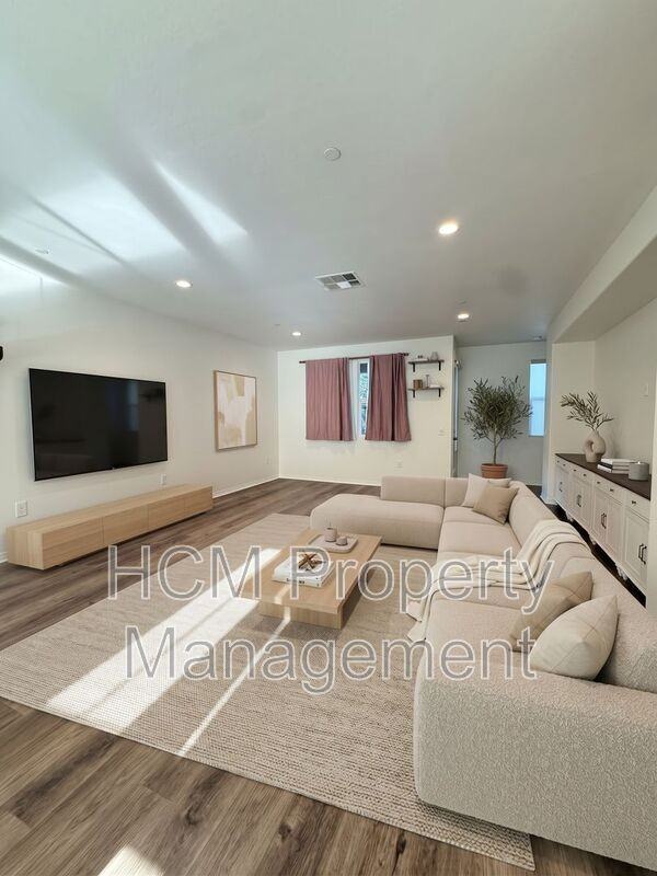 120 S Pacific Ave #36 - Photo 6 of 33