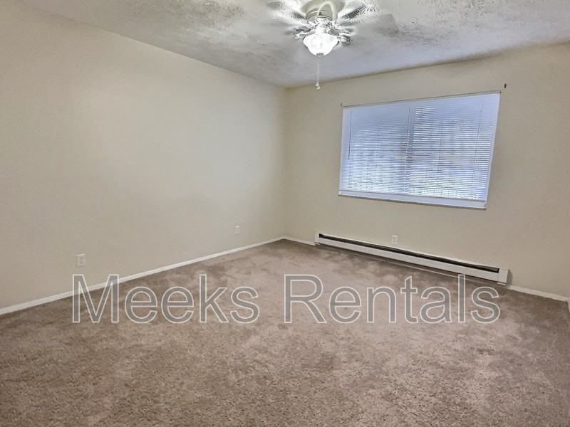 1739 6th Ave #B33 - Photo 5 of 6