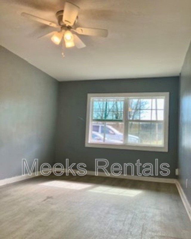 408 1st St #6 - Photo 5 of 8