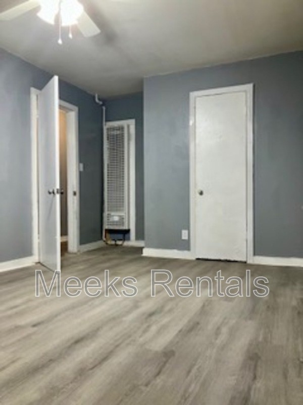 408 1st St #6 - Photo 6 of 8