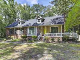 featured image of 137 Fox Run Dr