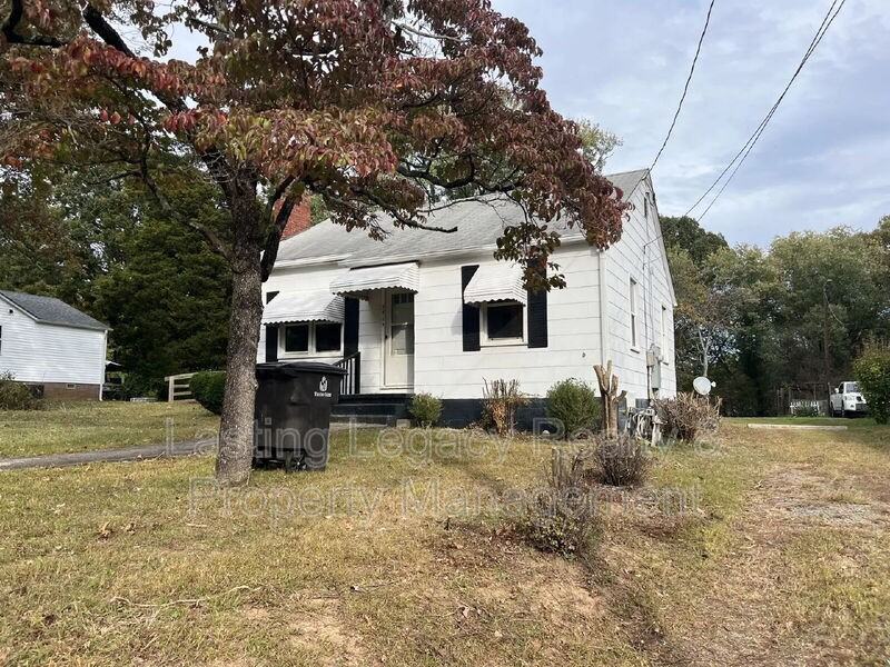 3709 Prospect Dr - Photo 3 of 11