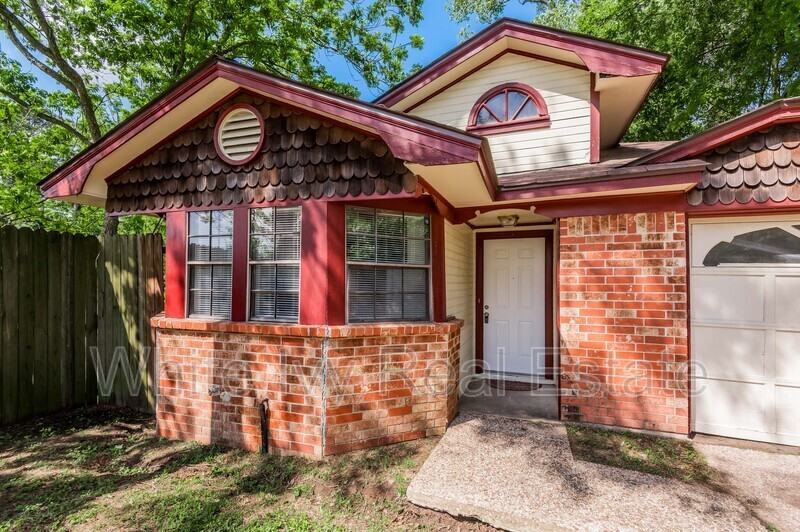 610 Normal Park Dr #A - Photo 3 of 24