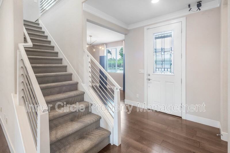 376 Bougainvilla Dr - Photo 2 of 39