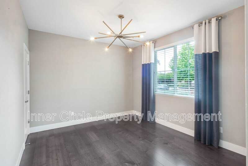 376 Bougainvilla Dr - Photo 3 of 39