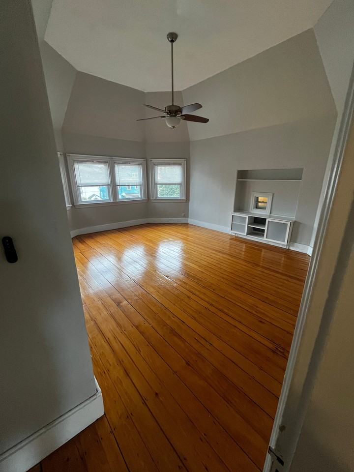 384 Newtonville Ave #4 - Photo 4 of 19