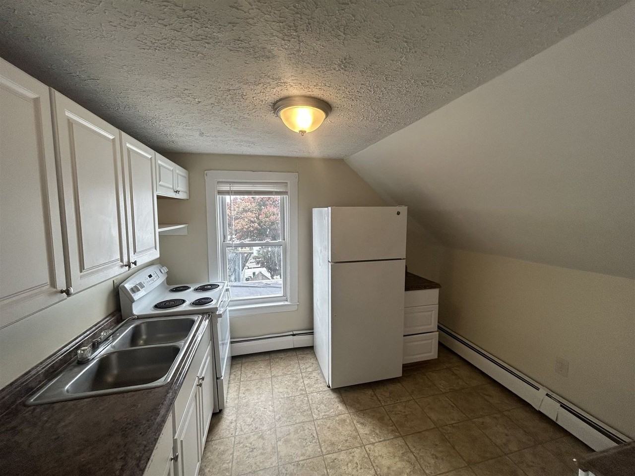 11 King St - Photo 2 of 10