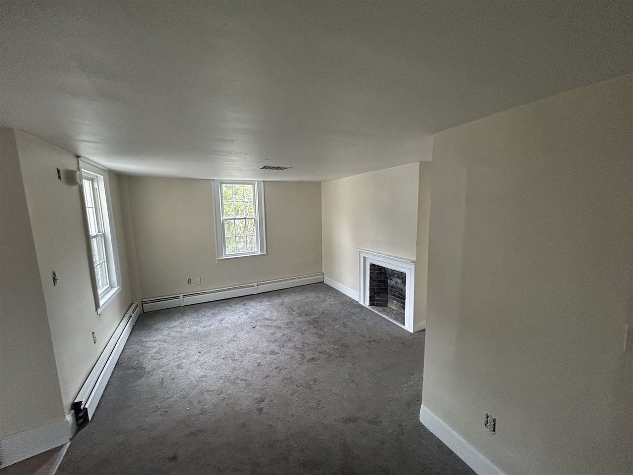 74 Common St - Photo 2 of 7