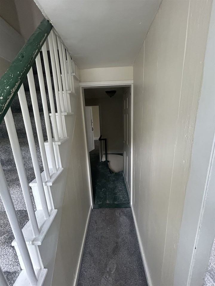 74 Common St - Photo 7 of 7