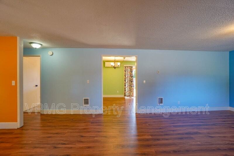 411 Ne 120th Ave - Photo 6 of 46