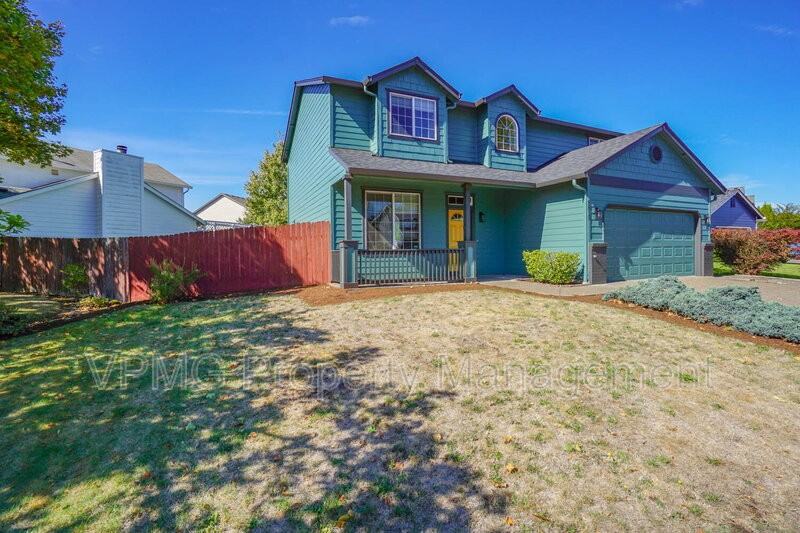 8818 Ne 164th Ave - Photo 3 of 42