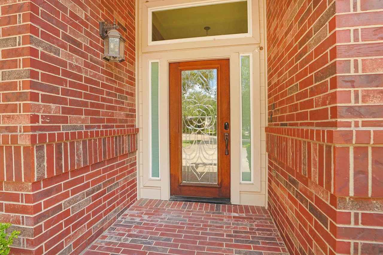 2215 Dorman Ct - Photo 3 of 33