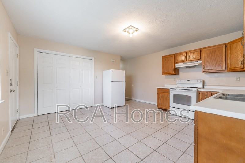 3859 S State Ave - Photo 3 of 11