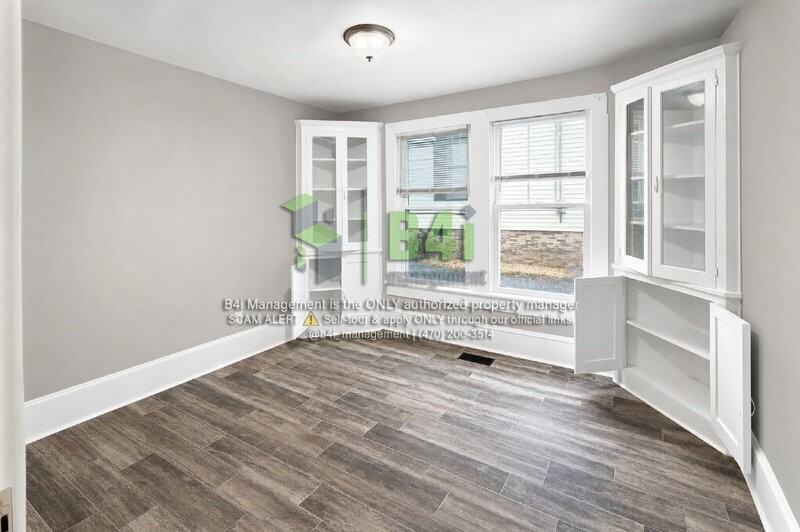 302 Kingston Ave Ne - Photo 3 of 9