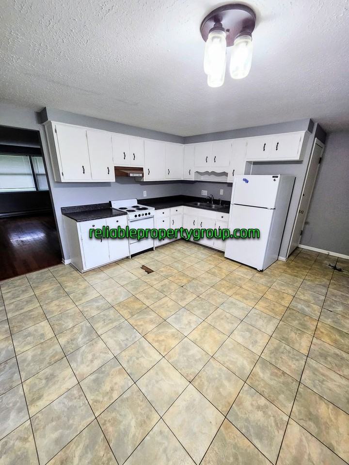 10737 Old Decatur Rd - Photo 2 of 10