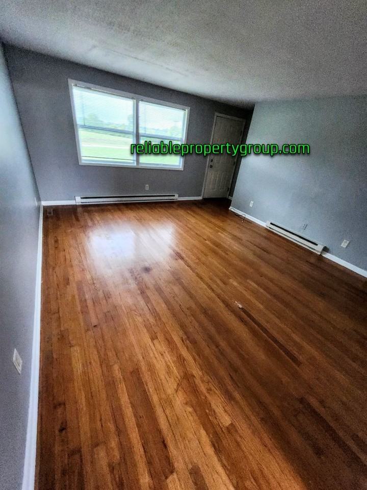 10737 Old Decatur Rd - Photo 4 of 10