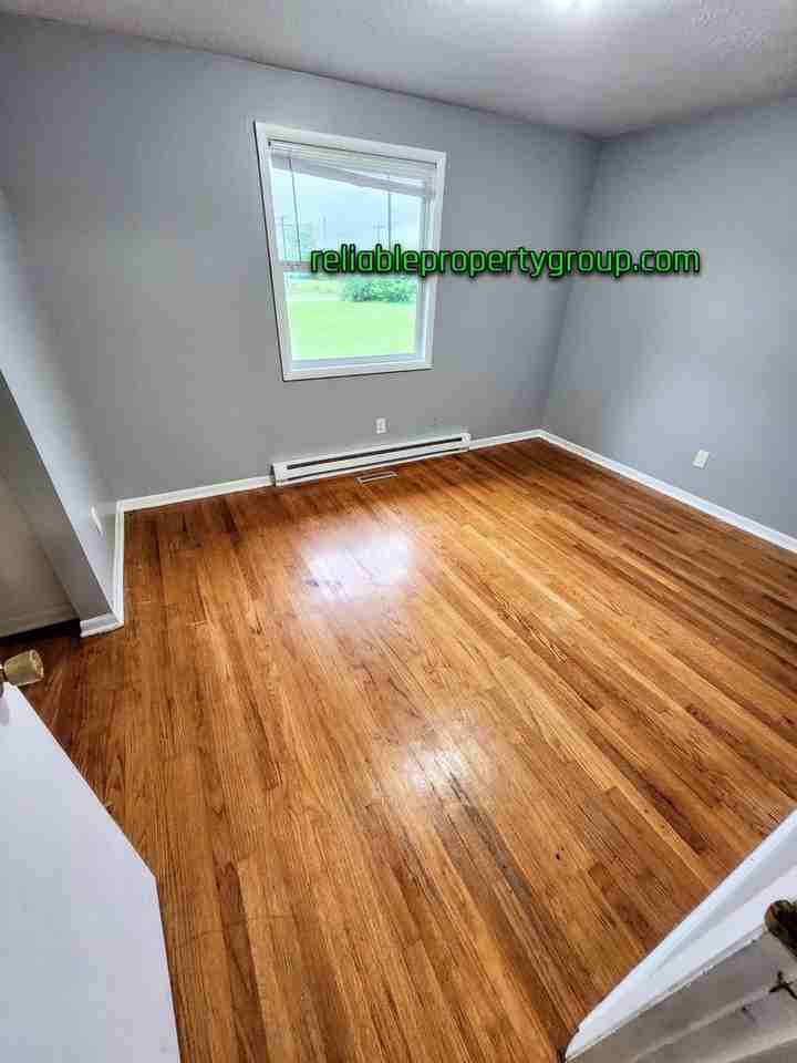 10737 Old Decatur Rd - Photo 6 of 10