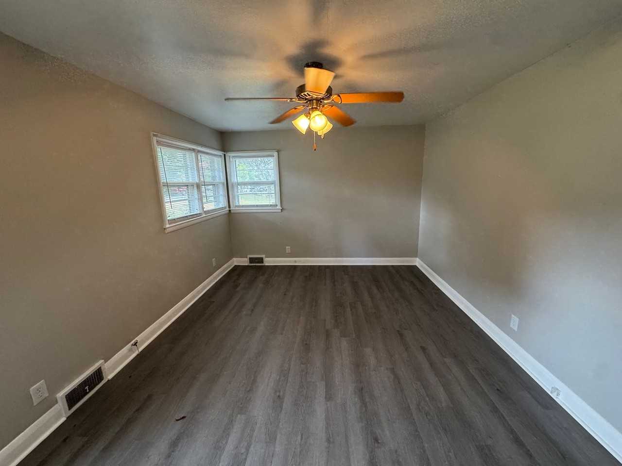 621 Hood St - Photo 6 of 28