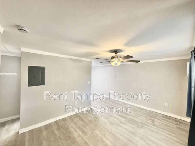428 90th Ave N - Photo 3 of 25