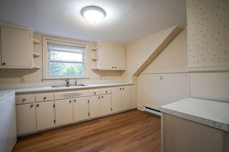 2385 Westfield St #2 - Photo 5 of 12