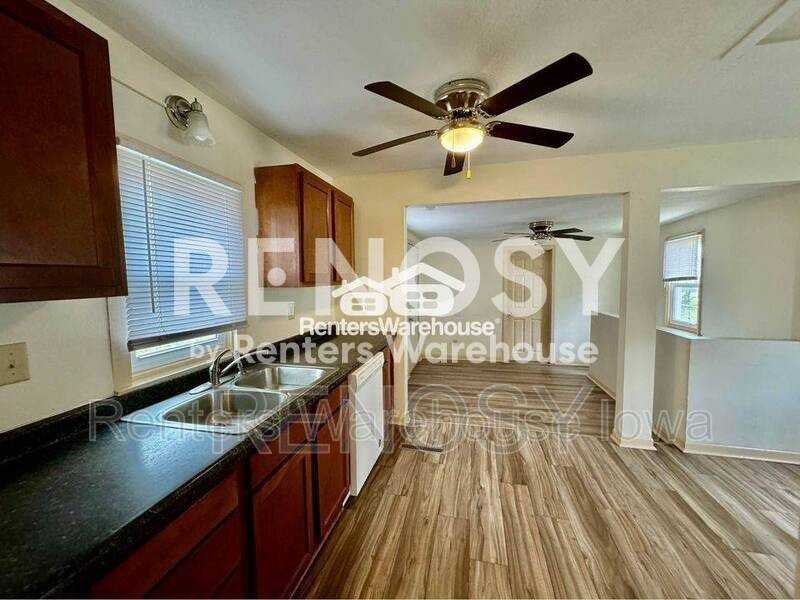 703 Prairie St - Photo 6 of 10