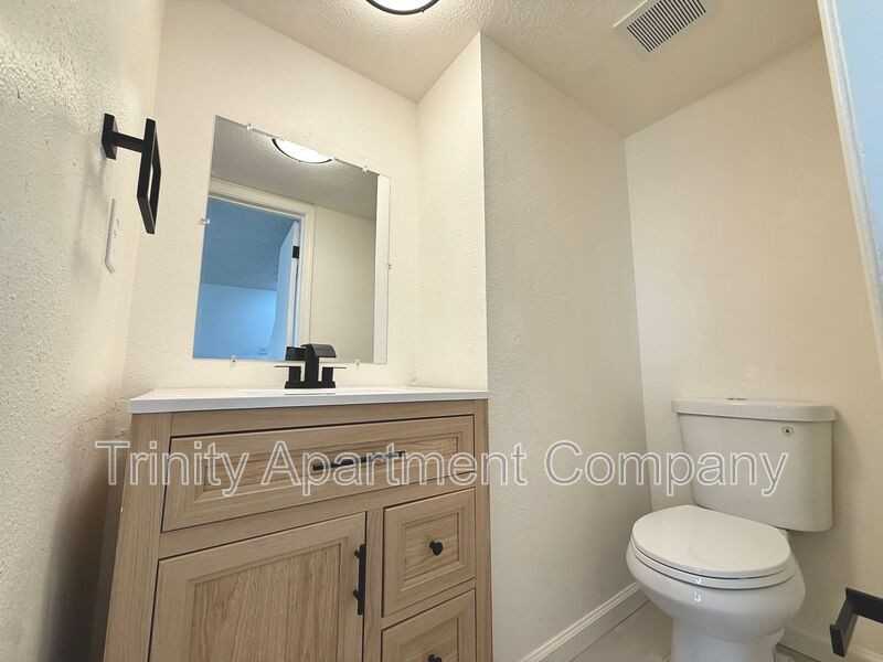 2100 High St Se - Photo 5 of 13