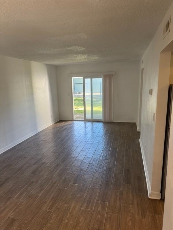1006 E Rhodes Dr #6 - Photo 2 of 12