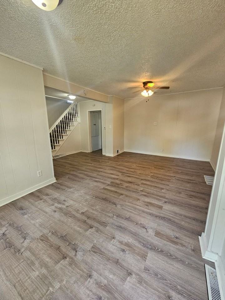 1413 Carey Ave - Photo 3 of 12