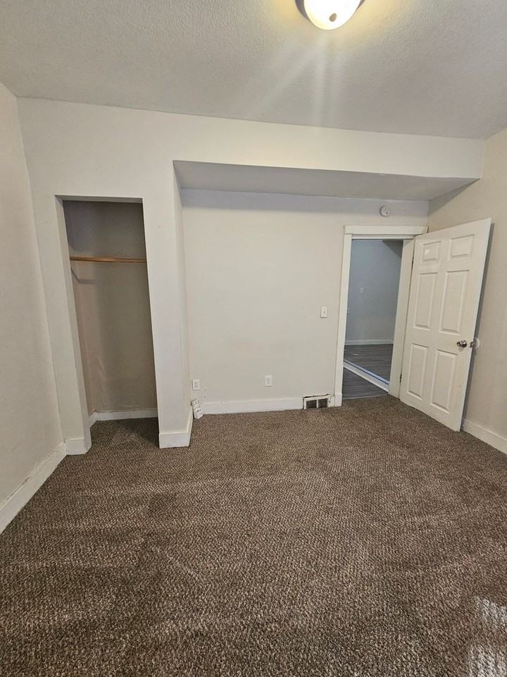 1413 Carey Ave - Photo 7 of 12