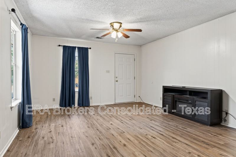 930 County Rd - Photo 4 of 22