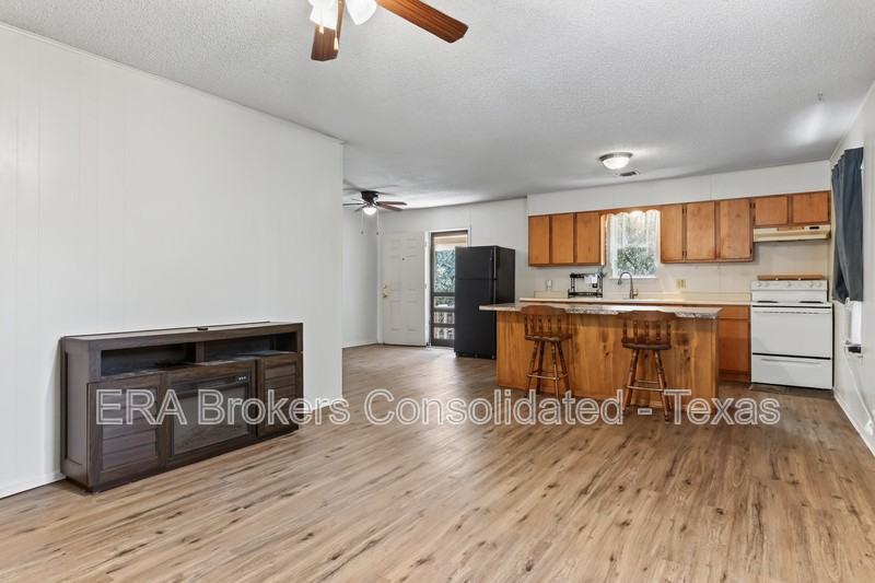 930 County Rd - Photo 6 of 22