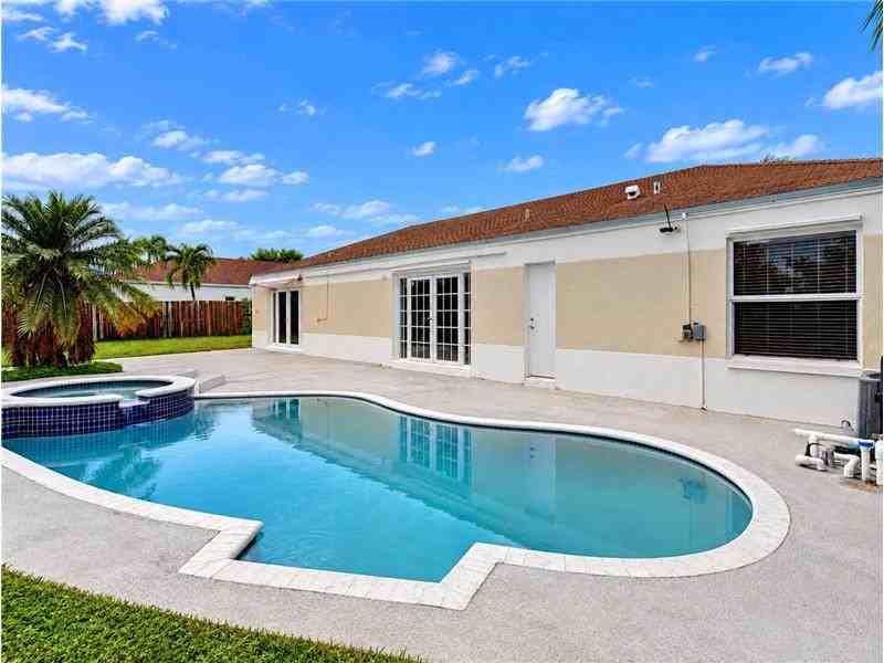22258 Sw 98th Pl - Photo 3 of 13