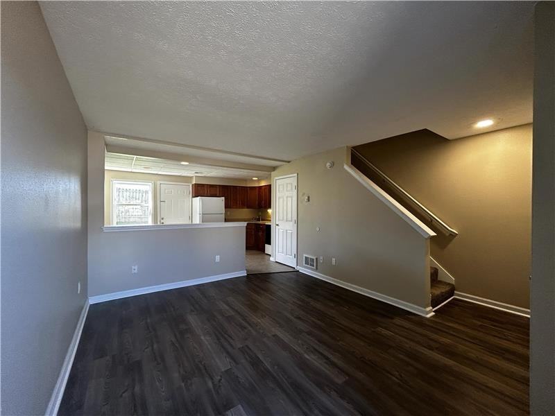 201 Burton Dr #45 - Photo 2 of 9