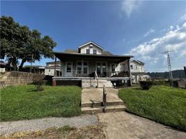 featured image of 207 Highland Ave