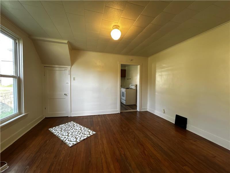 207 Highland Ave - Photo 3 of 9